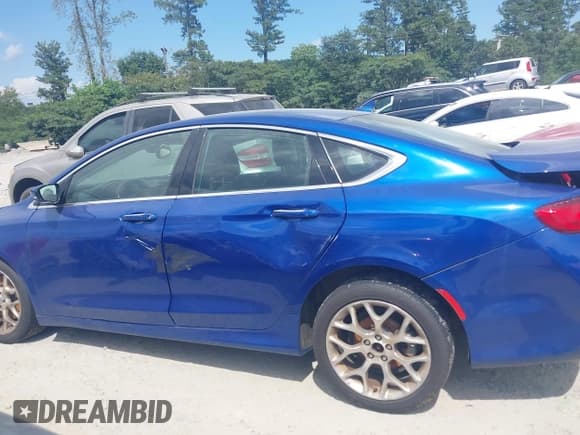 ✅ 2015 Chrysler 200 C • VIN: 1C3CCCEG5FN512770 • Лот: 42719466. Опубликован ранее на IAAI с пробегом 142 528 миль. Бесплатный доступ к архиву аукционных продаж из США и подробный отчёт об истории автомобиля на DreamBid. Изображение 14.