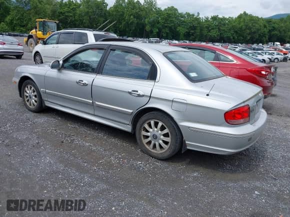 ✅ 2004 Hyundai Sonata GLS • VIN: KMHWF35HX4A960494 • Лот: 42351968. Размещён на IAAI с пробегом 230 019 миль миль. Получите бесплатный доступ к архиву аукционных продаж из США и посмотрите подробный отчёт об истории автомобиля на DreamBid. Изображение 3.