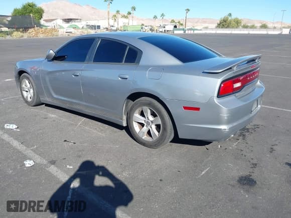 ✅ 2013 Dodge Charger SE • VIN: 2C3CDXBG5DH706505 • Lot: 43575308. Wystawiony na IAAI z przebiegiem 155 254 mil. Bezpłatny archiwum sprzedaży aukcyjnych z USA i szczegółowy raport historii pojazdu na DreamBid. Zdjęcie 3.