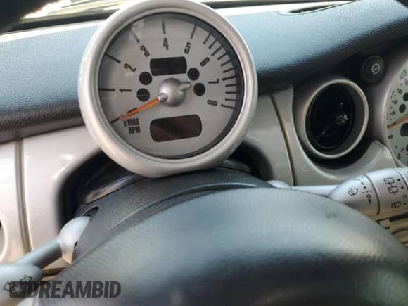 2003 MINI Hardtop with VIN WMWRC334X3TC47642, listed as a Copart auction lot 63665615 with Not provided miles and Salvage title. Bid and sale history available at DreamBid. Image 9.