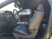 ✅ 2009 Dodge Challenger SRT-8 • VIN: 2B3LJ74W49H526756 • Lot: 73970234. Wystawiony na Copart z przebiegiem 55 750 mil. Bezpłatny archiwum sprzedaży aukcyjnych z USA i szczegółowy raport historii pojazdu na DreamBid. Zdjęcie 7.