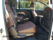 ✅ 2015 Chevrolet Suburban LTZ • VIN: 1GNSKKKC6FR697496 • Lot: 76989554. Wystawiony na Copart z przebiegiem 170 651 mil. Bezpłatny archiwum sprzedaży aukcyjnych z USA i szczegółowy raport historii pojazdu na DreamBid. Zdjęcie 10.