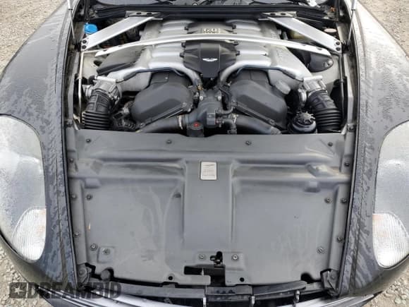 ✅ 2005 Aston Martin DB9 • VIN: SCFAD01A05GA01135 • Lot: 47689715. Wystawiony na Copart z przebiegiem Nie podano. Bezpłatny archiwum sprzedaży aukcyjnych z USA i szczegółowy raport historii pojazdu na DreamBid. Zdjęcie 11.