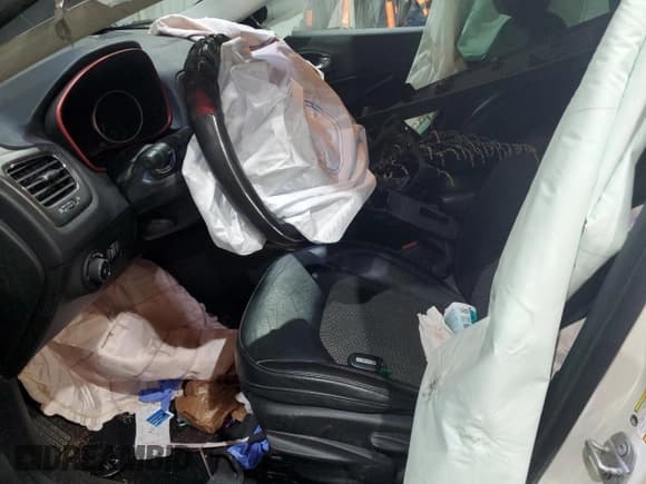 ✅ 2020 Jeep Compass Trailhawk • VIN: 3C4NJDDB7LT171471 • Лот: 71654265. Опубликован ранее на Copart с пробегом 76 617 миль. Бесплатный доступ к архиву аукционных продаж из США и подробный отчёт об истории автомобиля на DreamBid. Изображение 7.