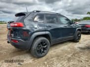 ✅ 2017 Jeep Cherokee L Plus Pkg • VIN: 1C4PJMBS2HW637062 • Lot: 69289805. Wystawiony na Copart z przebiegiem 128 694 mil. Bezpłatny archiwum sprzedaży aukcyjnych z USA i szczegółowy raport historii pojazdu na DreamBid. Zdjęcie 3.