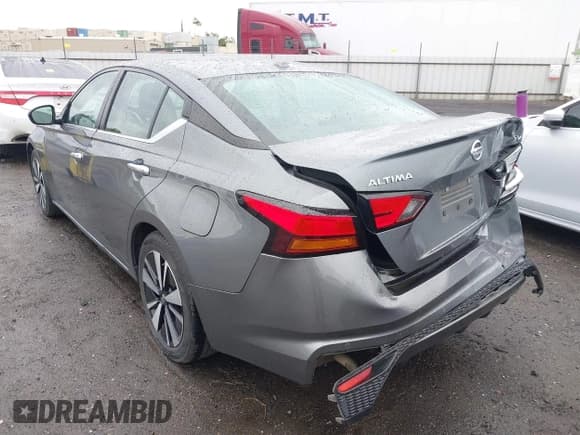 ✅ 2021 Nissan Altima SV • VIN: 1N4BL4DV2MN325504 • Lot: 43700940. Listed on IAAI with 103,641 mi. Free auction sales archive from the USA and detailed vehicle history report at DreamBid. Image 3.