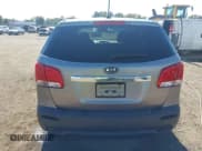 ✅ 2011 Kia Sorento LX • VIN: 5XYKT3A15BG107454 • Lot: 43462947. Wystawiony na IAAI z przebiegiem 115 530 mil. Bezpłatny archiwum sprzedaży aukcyjnych z USA i szczegółowy raport historii pojazdu na DreamBid. Zdjęcie 16.