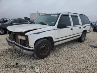 ✅ 1996 GMC Suburban • VIN: 1GDEC16R1TJ741423 • Lot: 83225074. Wystawiony na Copart z przebiegiem 488 815 mil. Bezpłatny archiwum sprzedaży aukcyjnych z USA i szczegółowy raport historii pojazdu na DreamBid. Zdjęcie 1.