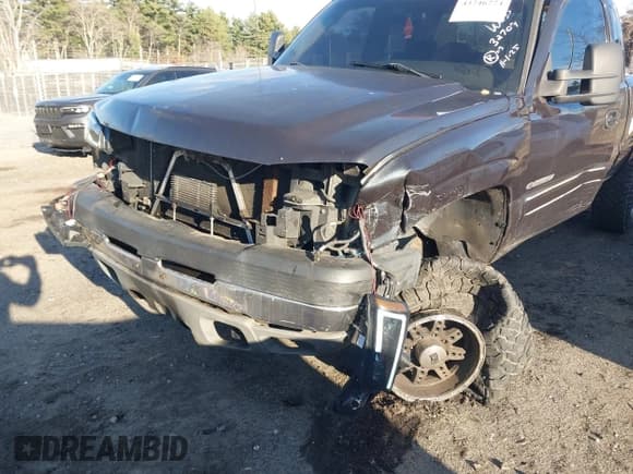 ✅ 2005 Chevrolet Silverado 2500HD LS • VIN: 1GCHK29U05E326924 • Лот: 43746774. Опубликован ранее на IAAI с пробегом 212 811 миль. Бесплатный доступ к архиву аукционных продаж из США и подробный отчёт об истории автомобиля на DreamBid. Изображение 6.