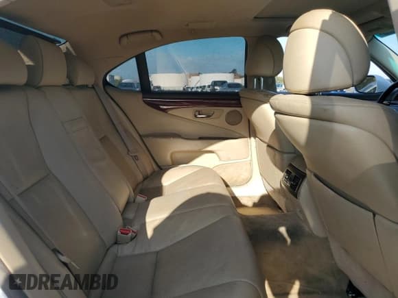 ✅ 2008 Lexus LS 460 • VIN: JTHBL46F385079261 • Лот: 81640475. Опубликован ранее на Copart с пробегом 135 574 миль. Бесплатный доступ к архиву аукционных продаж из США и подробный отчёт об истории автомобиля на DreamBid. Изображение 10.