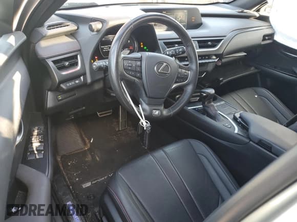✅ 2021 Lexus UX 250h F Sport • VIN: JTHR9JBH6M2053395 • Lot: 80566715. Listed on Copart with 31,980 mi. Free auction sales archive from the USA and detailed vehicle history report at DreamBid. Image 8.