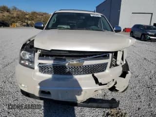 ✅ 2011 Chevrolet Suburban LTZ • VIN: 1GNSKKE33BR399896 • Lot: 72804084. Wystawiony na Copart z przebiegiem 169 035 mil. Bezpłatny archiwum sprzedaży aukcyjnych z USA i szczegółowy raport historii pojazdu na DreamBid. Zdjęcie 5.