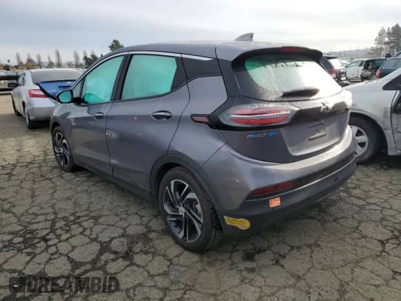 2022 Chevrolet Bolt EV 2LT z VIN 1G1FX6S00N4118399, wystawiony jako Copart lot #38353934 z przebiegiem Nie podano mil oraz . Historia ofert i sprzedaży dostępna na DreamBid. Obrazek 2.