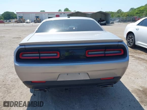 ✅ 2017 Dodge Challenger R/T Plus • VIN: 2C3CDZBT4HH548723 • Lot: 42108999. Listed on IAAI with 80,881 mi. Free auction sales archive from the USA and detailed vehicle history report at DreamBid. Image 16.