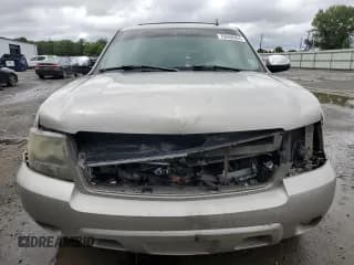 ✅ 2008 Chevrolet Suburban LTZ • VIN: 3GNFK16398G150750 • Lot: 70668964. Wystawiony na Copart z przebiegiem 281 440 mil. Bezpłatny archiwum sprzedaży aukcyjnych z USA i szczegółowy raport historii pojazdu na DreamBid. Zdjęcie 5.