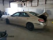✅ 2010 Toyota Camry • VIN: 4T1BF3EK5AU104444 • Лот: 54502045. Опубликован ранее на Copart с пробегом 236 102 миль. Бесплатный доступ к архиву аукционных продаж из США и подробный отчёт об истории автомобиля на DreamBid. Изображение 2.
