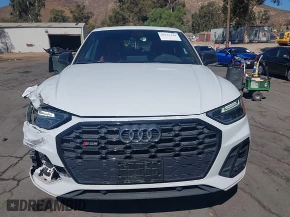 ✅ 2021 Audi SQ5 Premium Plus • VIN: WA1B4AFY9M2036452 • Lot: 43151456. Wystawiony na IAAI z przebiegiem 113 910 mil. Bezpłatny archiwum sprzedaży aukcyjnych z USA i szczegółowy raport historii pojazdu na DreamBid. Zdjęcie 12.