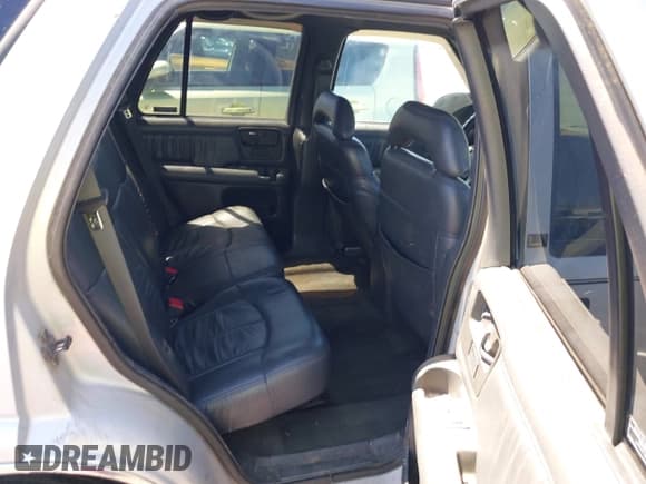 ✅ 1995 Chevrolet Blazer • VIN: 1GNDT13W2S2203162 • Lot: 42863351. Wystawiony na IAAI z przebiegiem 139 555 mil. Bezpłatny archiwum sprzedaży aukcyjnych z USA i szczegółowy raport historii pojazdu na DreamBid. Zdjęcie 8.