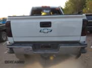 ✅ 2018 Chevrolet Silverado 2500HD LTZ • VIN: 1GC1KWEY0JF184077 • Lot: 43354926. Wystawiony na IAAI z przebiegiem 226 940 mil. Bezpłatny archiwum sprzedaży aukcyjnych z USA i szczegółowy raport historii pojazdu na DreamBid. Zdjęcie 16.