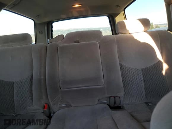 ✅ 2004 Chevrolet Suburban LS • VIN: 3GNEC16Z04G242630 • Лот: 42617085. Опубликован ранее на Copart с пробегом 119 840 миль. Бесплатный доступ к архиву аукционных продаж из США и подробный отчёт об истории автомобиля на DreamBid. Изображение 10.