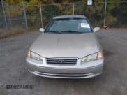 ✅ 2000 Toyota Camry CE • VIN: 4T1BG22K8YU633005 • Lot: 43546185. Wystawiony na IAAI z przebiegiem 240 688 mil. Bezpłatny archiwum sprzedaży aukcyjnych z USA i szczegółowy raport historii pojazdu na DreamBid. Zdjęcie 12.