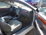 ✅ 2006 Toyota Solara SE • VIN: 4T1CE30P56U656687 • Lot: 41751810. Wystawiony na IAAI z przebiegiem 234 904 mil. Bezpłatny archiwum sprzedaży aukcyjnych z USA i szczegółowy raport historii pojazdu na DreamBid. Zdjęcie 5.