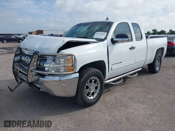 2013 Chevrolet Silverado 1500 LT with VIN 1GCRCSEA1DZ277351, listed as a IAAI auction lot 42729661 with 243,361 mi miles and . Bid and sale history available at DreamBid. Image 17.