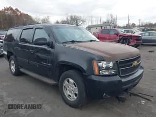 ✅ 2012 Chevrolet Suburban LT • VIN: 1GNSKJE70CR135971 • Lot: 43662992. Wystawiony na IAAI z przebiegiem 550 591 mil. Bezpłatny archiwum sprzedaży aukcyjnych z USA i szczegółowy raport historii pojazdu na DreamBid. Zdjęcie 1.