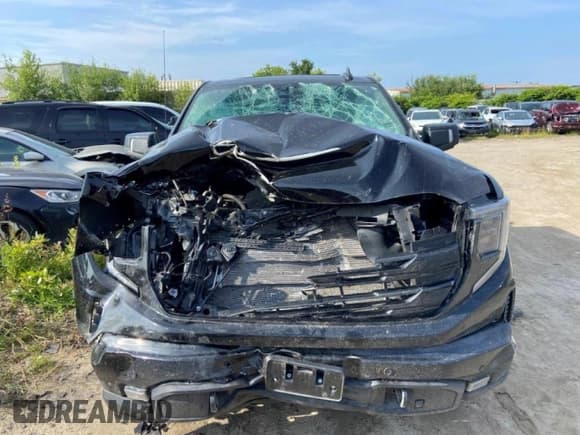 ✅ 2025 GMC Sierra 1500 Elevation • VIN: 3GTUUCED5SG179198 • Лот: 62545585. Опубликован ранее на Copart с пробегом Не указан. Бесплатный доступ к архиву аукционных продаж из США и подробный отчёт об истории автомобиля на DreamBid. Изображение 12.