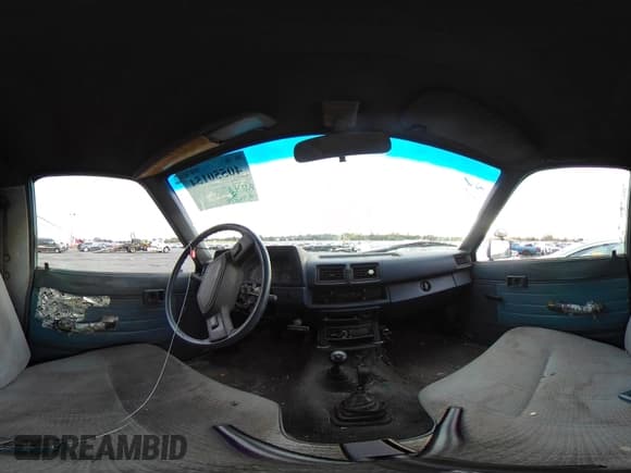 ✅ 1988 Toyota Pickup • VIN: JT4RN63A0J8010790 • Lot: 40550154. Wystawiony na IAAI z przebiegiem 373 072 mil. Bezpłatny archiwum sprzedaży aukcyjnych z USA i szczegółowy raport historii pojazdu na DreamBid. Zdjęcie 18.