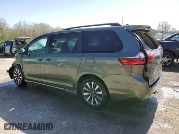 ✅ 2020 Toyota Sienna LE • VIN: 5TDJZ3DC3LS240743 • Lot: 52117865. Listed on Copart with 93,047 mi. Free auction sales archive from the USA and detailed vehicle history report at DreamBid. Image 2.