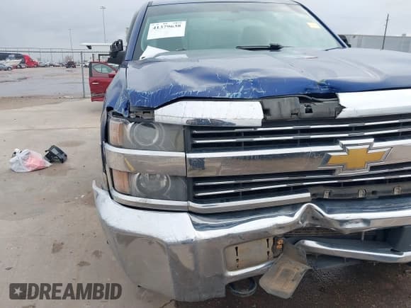 ✅ 2015 Chevrolet Silverado 2500HD Work Truck • VIN: 1GC0CUEG0FZ105243 • Lot: 41379638. Wystawiony na IAAI z przebiegiem 206 104 mil. Bezpłatny archiwum sprzedaży aukcyjnych z USA i szczegółowy raport historii pojazdu na DreamBid. Zdjęcie 21.