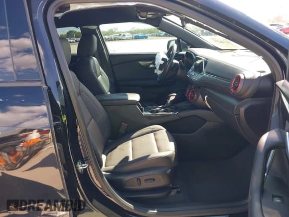 ✅ 2022 Chevrolet Blazer RS • VIN: 3GNKBERS3NS201645 • Lot: 42236399. Listed on IAAI with 24,218 mi. Free auction sales archive from the USA and detailed vehicle history report at DreamBid. Image 5.