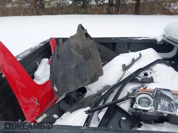✅ 2017 Chevrolet Silverado 2500HD LT • VIN: 1GC1KVEG1HF104295 • Lot: 41276100. Listed on IAAI with 65,635 mi. Free auction sales archive from the USA and detailed vehicle history report at DreamBid. Image 12.