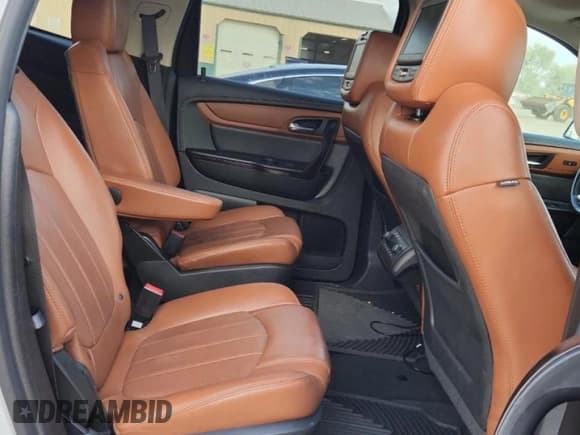 ✅ 2017 Chevrolet Traverse Premier • VIN: 1GNKVJKDXHJ318883 • Lot: 70765225. Wystawiony na Copart z przebiegiem 148 722 mil. Bezpłatny archiwum sprzedaży aukcyjnych z USA i szczegółowy raport historii pojazdu na DreamBid. Zdjęcie 10.