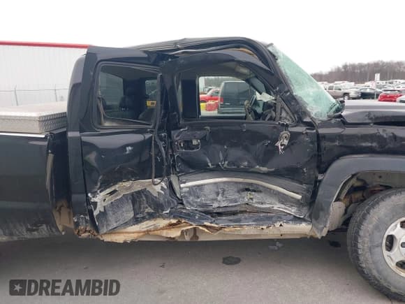 ✅ 2004 Chevrolet Silverado 1500 • VIN: 2GCEK19T041260637 • Lot: 41587738. Wystawiony na IAAI z przebiegiem 153 022 mil. Bezpłatny archiwum sprzedaży aukcyjnych z USA i szczegółowy raport historii pojazdu na DreamBid. Zdjęcie 13.