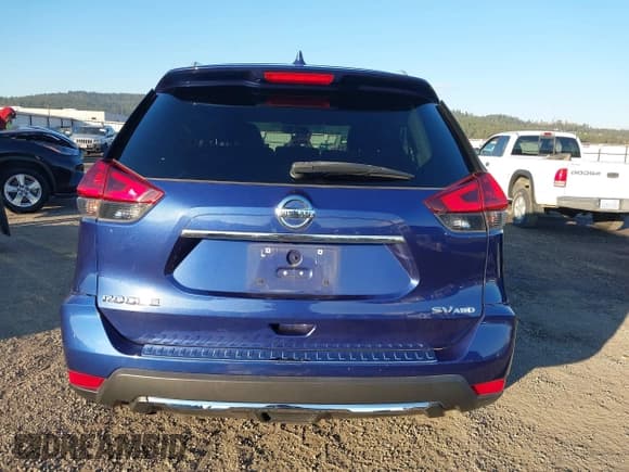 ✅ 2018 Nissan Rogue SV • VIN: 5N1AT2MV4JC733290 • Лот: 43761740. Опубликован ранее на IAAI с пробегом 111 372 миль. Бесплатный доступ к архиву аукционных продаж из США и подробный отчёт об истории автомобиля на DreamBid. Изображение 16.