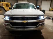 ✅ 2018 Chevrolet Silverado 1500 LS • VIN: 1GCRCNEH1JZ295343 • Лот: 45388165. Опубликован ранее на Copart с пробегом 142 339 миль. Бесплатный доступ к архиву аукционных продаж из США и подробный отчёт об истории автомобиля на DreamBid. Изображение 5.