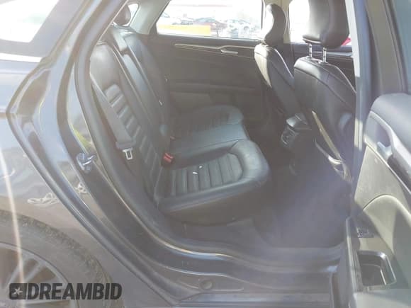 ✅ 2016 Ford Fusion SE • VIN: 3FA6P0HD8GR366950 • Лот: 43786252. Опубликован ранее на IAAI с пробегом 249 424 миль. Бесплатный доступ к архиву аукционных продаж из США и подробный отчёт об истории автомобиля на DreamBid. Изображение 8.