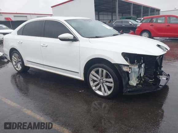 ✅ 2017 Volkswagen Passat SE • VIN: 1VWGT7A36HC059729 • Lot: 43524048. Listed on IAAI with 130,622 mi. Free auction sales archive from the USA and detailed vehicle history report at DreamBid. Image 1.