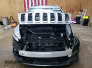 ✅ 2016 Jeep Cherokee Latitude • VIN: 1C4PJMCS8GW173837 • Lot: 46993795. Wystawiony na Copart z przebiegiem 117 558 mil. Bezpłatny archiwum sprzedaży aukcyjnych z USA i szczegółowy raport historii pojazdu na DreamBid. Zdjęcie 5.