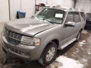 ✅ 2008 Lincoln Navigator • VIN: 5LMFU285X8LJ12365 • Lot: 43915529. Listed on IAAI with 176,781 mi. Free auction sales archive from the USA and detailed vehicle history report at DreamBid. Image 2.