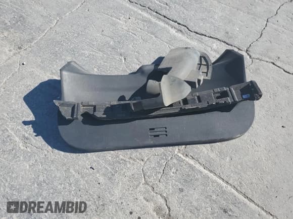 ✅ 2017 Nissan Rogue SV • VIN: 5N1AT2MT6HC888948 • Lot: 82675025. Listed on Copart with 124,404 mi. Free auction sales archive from the USA and detailed vehicle history report at DreamBid. Image 13.