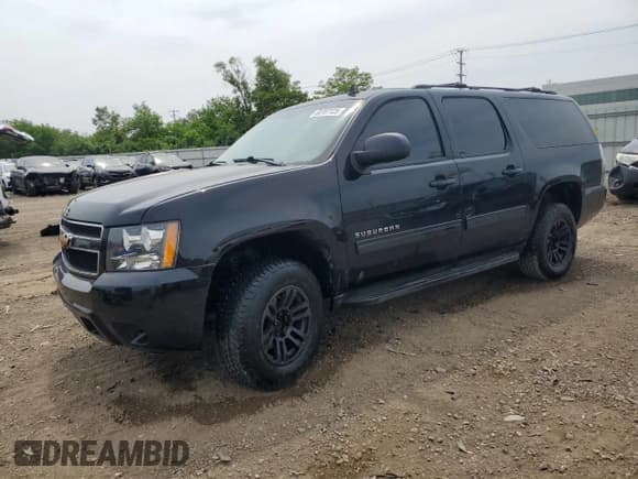 ✅ 2011 Chevrolet Suburban LS • VIN: 1GNSKHE32BR107058 • Lot: 60707125. Listed on Copart with 153,407 mi. Free auction sales archive from the USA and detailed vehicle history report at DreamBid. Image 1.