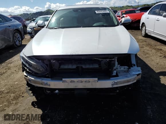 ✅ 2022 Honda Accord Touring • VIN: 1HGCV3F92NA025734 • Lot: 49443405. Listed on Copart with 32,315 mi. Free auction sales archive from the USA and detailed vehicle history report at DreamBid. Image 5.