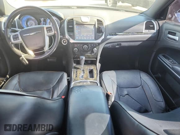 ✅ 2014 Chrysler 300 C • VIN: 2C3CCAET9EH382825 • Лот: 82711195. Опубликован ранее на Copart с пробегом 140 233 миль. Бесплатный доступ к архиву аукционных продаж из США и подробный отчёт об истории автомобиля на DreamBid. Изображение 8.