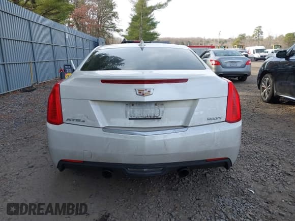 ✅ 2015 Cadillac ATS Standard AWD • VIN: 1G6AG1RX0F0121032 • Lot: 43892311. Wystawiony na IAAI z przebiegiem 188 931 mil. Bezpłatny archiwum sprzedaży aukcyjnych z USA i szczegółowy raport historii pojazdu na DreamBid. Zdjęcie 16.
