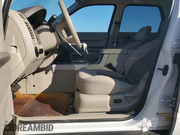 ✅ 2008 Ford Escape XLT • VIN: 1FMCU03178KB84533 • Lot: 90342135. Listed on Copart with 162,192 mi. Free auction sales archive from the USA and detailed vehicle history report at DreamBid. Image 7.