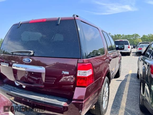 ✅ 2011 Ford Expedition Limited • VIN: 1FMJU2A57BEF10152 • Лот: 60058195. Опубликован ранее на Copart с пробегом 196 960 миль. Бесплатный доступ к архиву аукционных продаж из США и подробный отчёт об истории автомобиля на DreamBid. Изображение 4.