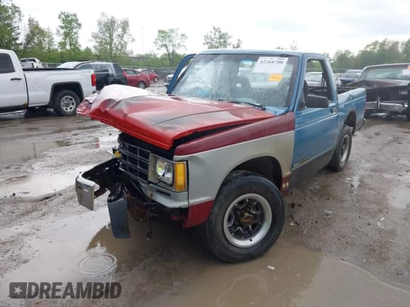 ✅ 1992 GMC Sonoma • VIN: 1GTCS14A9N8529102 • Lot: 42268788. Listed on IAAI with 83,781 mi. Free auction sales archive from the USA and detailed vehicle history report at DreamBid. Image 2.